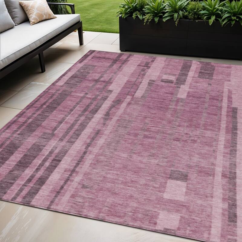 HomeRoots Striped Transitional Rectangle Outdoor Rug - 5' X 8'