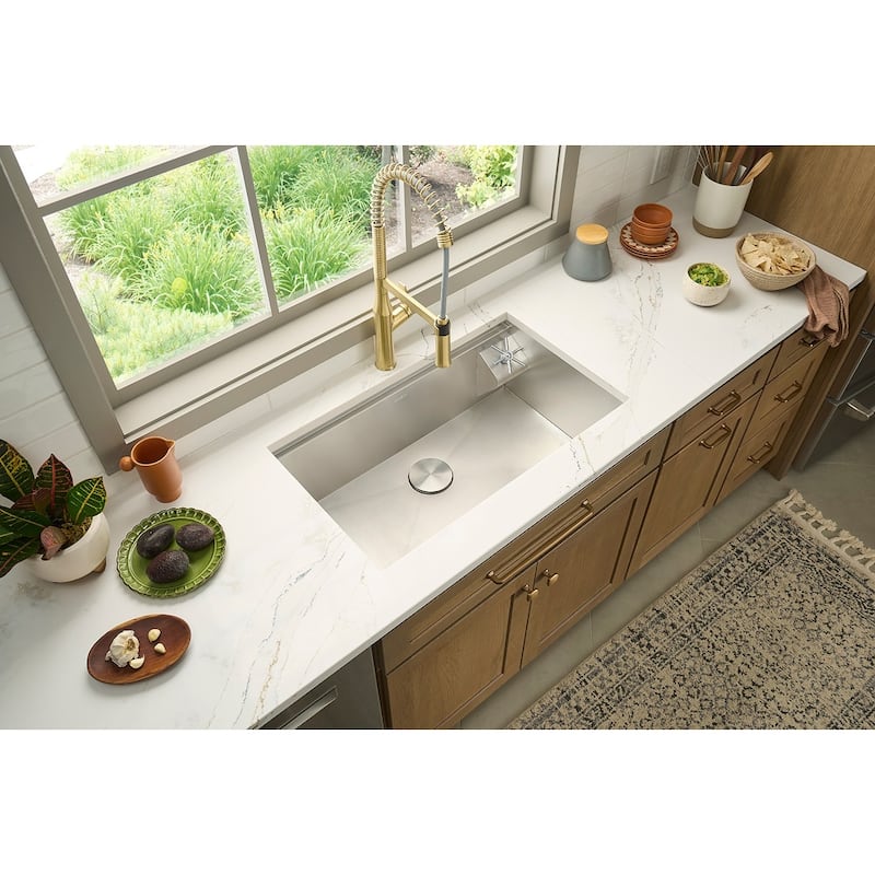 Ruvati 32-inch Workstation Ledge Undermount 16 Gauge Stainless Steel Kitchen Sink - RVH8512