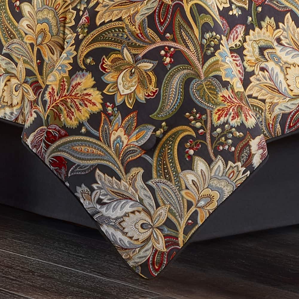 Five Queens Court Stefania Comforter Set