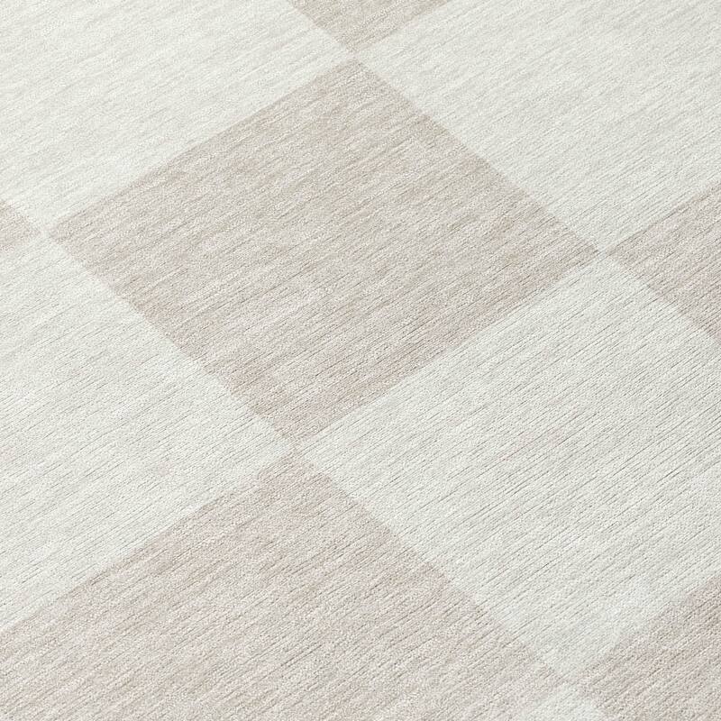 Machine Washable Indoor/ Outdoor Modern Checker Chantille Rug