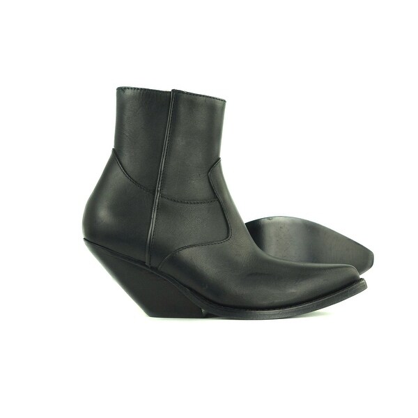 vetements cowboy boots