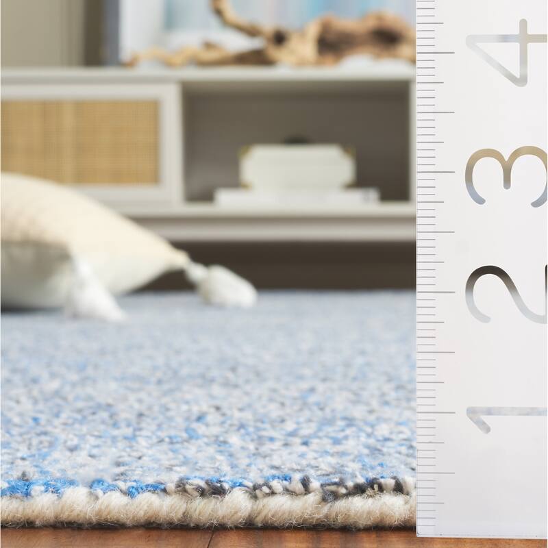 SAFAVIEH Handmade Renewal Bharat Wool Rug