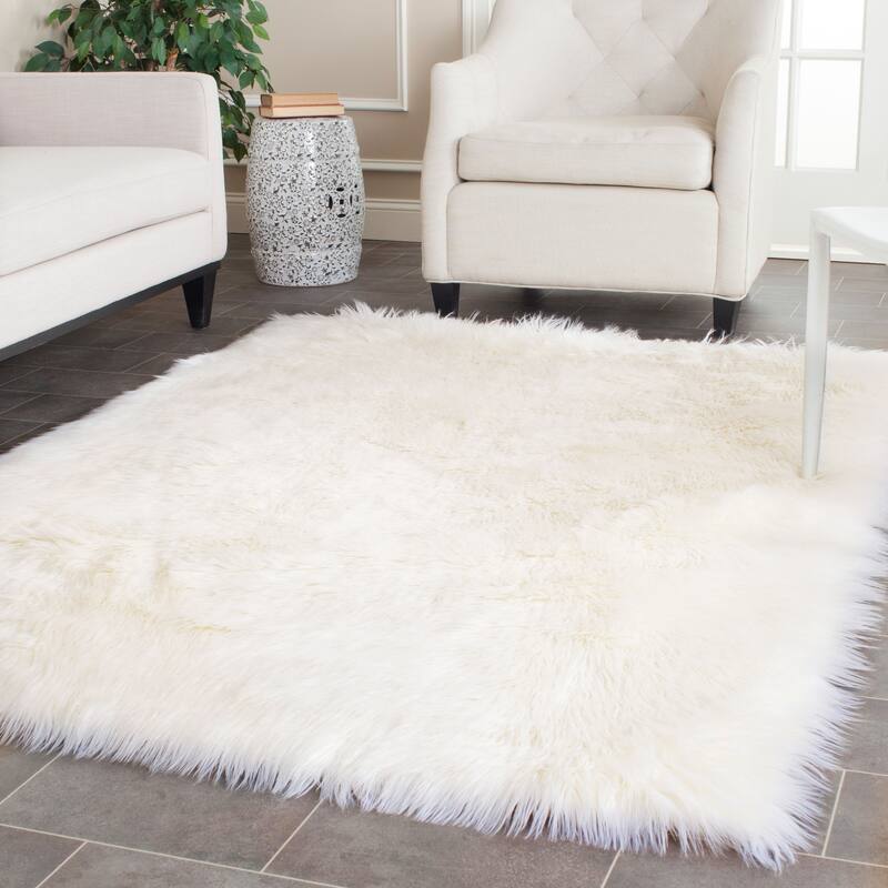 SAFAVIEH Faux Sheep Skin Alexandria 2.4-inch Thick Rug