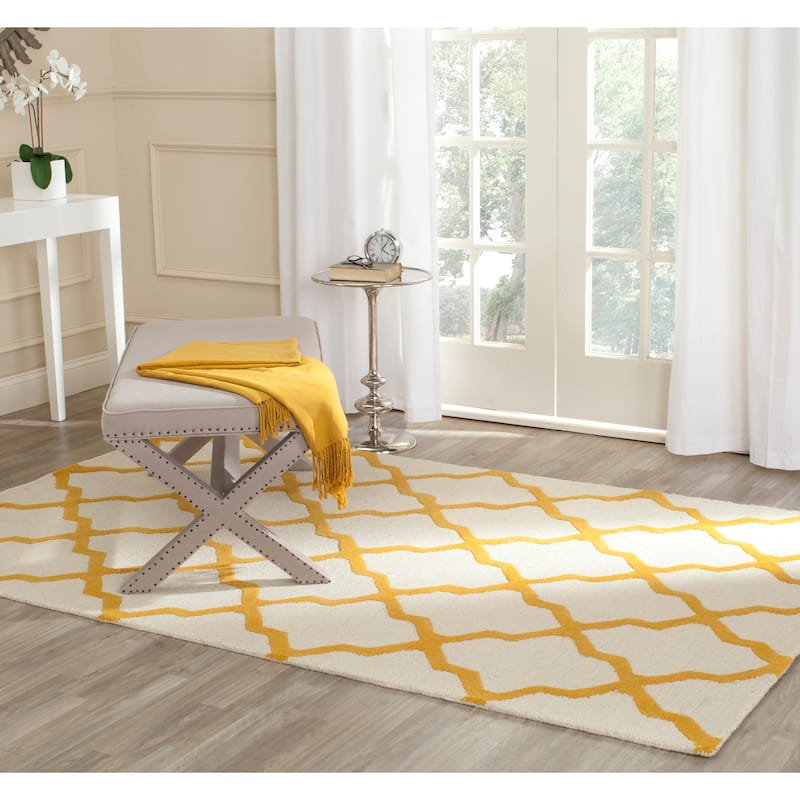 SAFAVIEH Handmade Cambridge Eirny Moroccan Trellis Wool Rug - 9' x 12' - Ivory/Gold