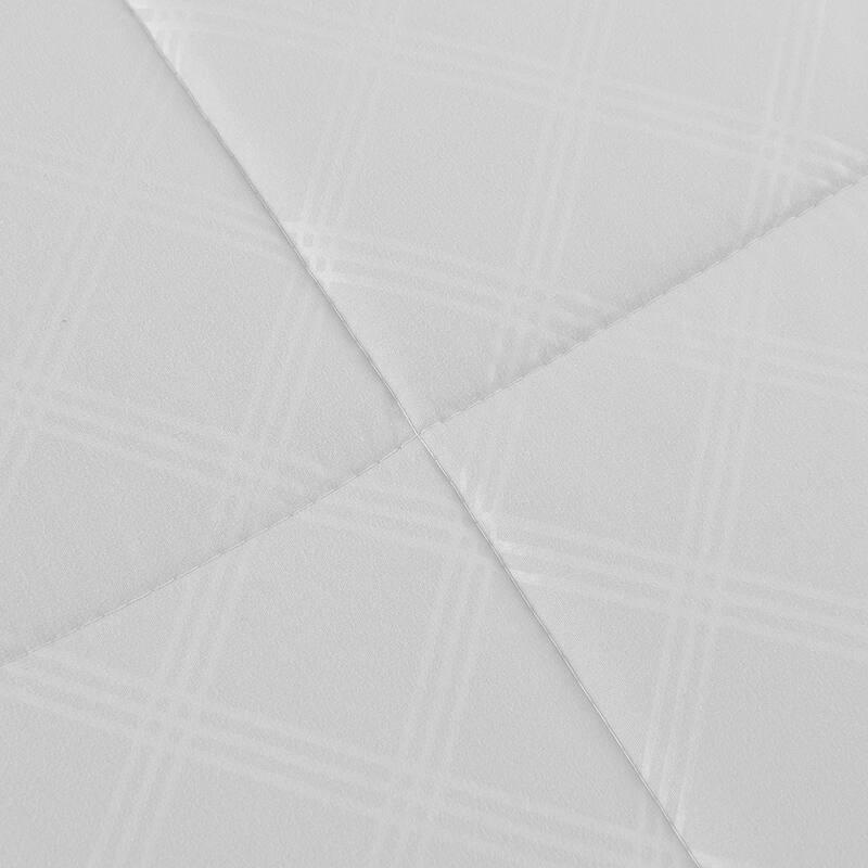 8/10 Piece White Plaid Comforter Set