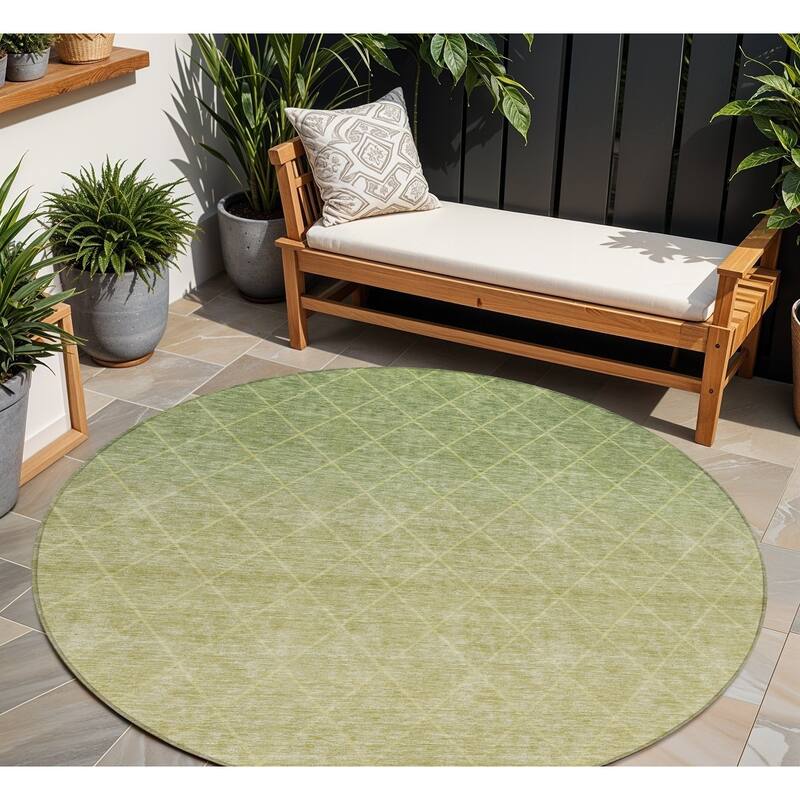 HomeRoots Geometric Transitional Rectangle Outdoor Rug - 8' Round