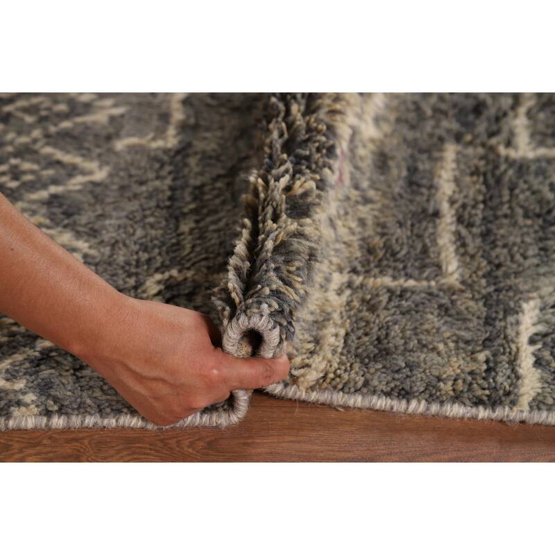 Plush Moroccan Area Rug Hand-Knotted Bedroom Wool Carpet - 6'10" x 9'10"