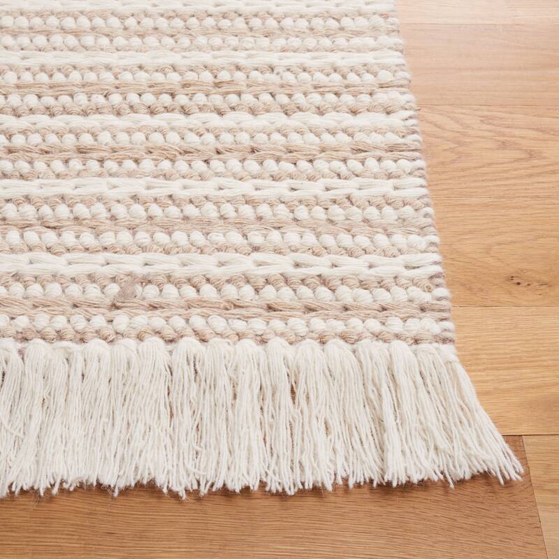 SAFAVIEH Handmade Natura Minne Fringe Wool Rug