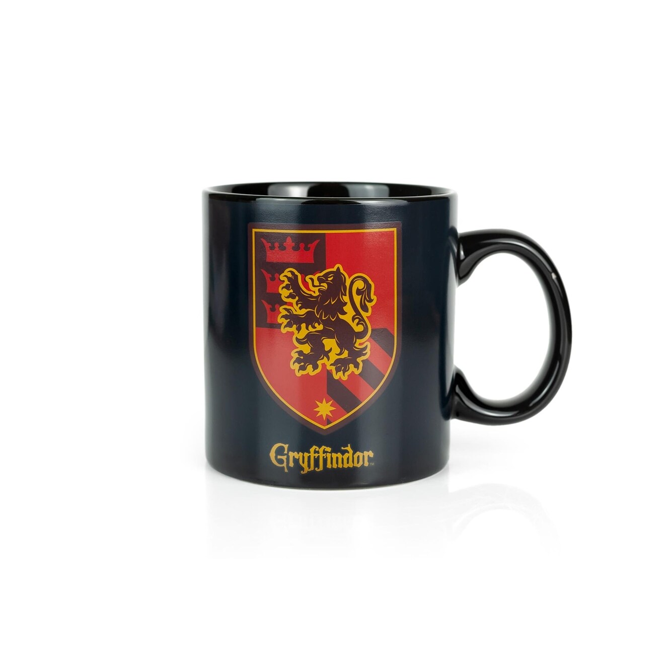 https://ak1.ostkcdn.com/images/products/is/images/direct/2c31223bfc8ffa505dcac5dd7a30f34ece102c99/Harry-Potter-Gryffindor-20oz-Heat-Reveal-Ceramic-Coffee-Mug-%7C-Color-Changing-Cup.jpg