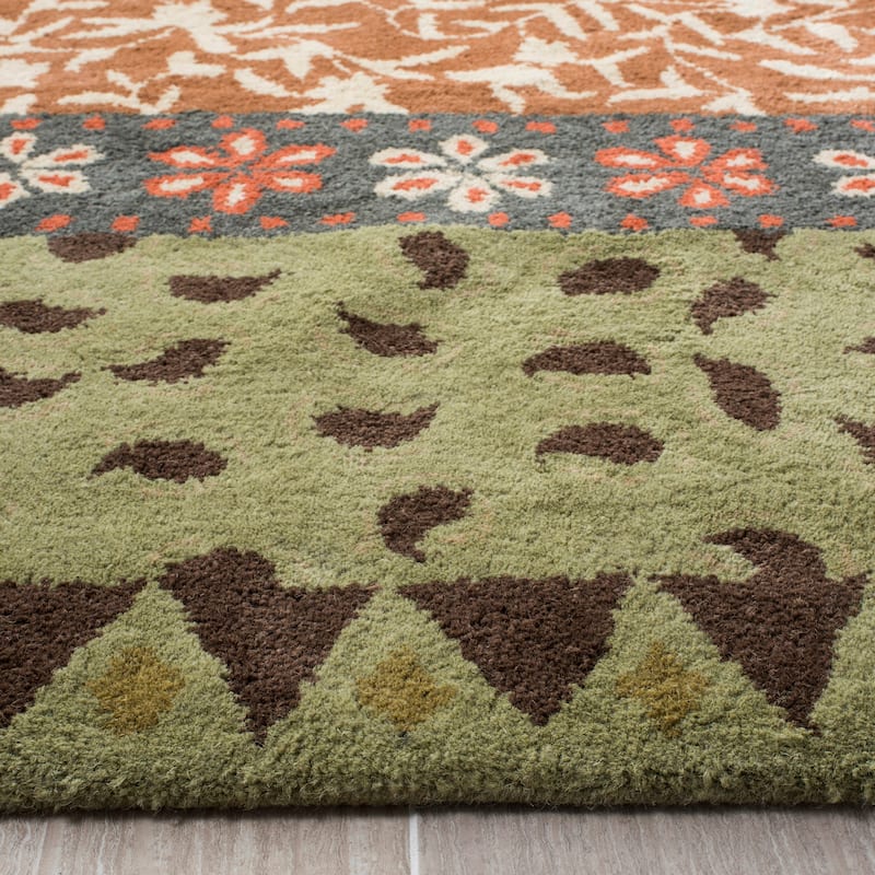SAFAVIEH Handmade Bella Soava Modern Floral Wool Rug