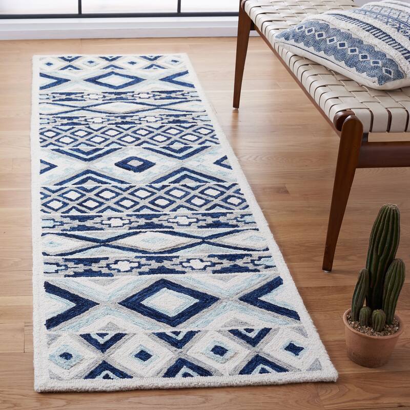 SAFAVIEH Handmade Roslyn Gisselle Wool Rug - 2'3" x 8' Runner - Blue/White