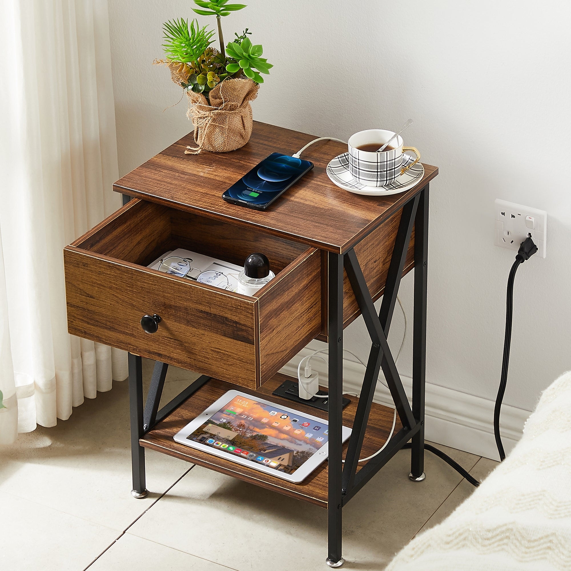 VECELO, Midcentury Modern Nightstand with Charging Station and USB