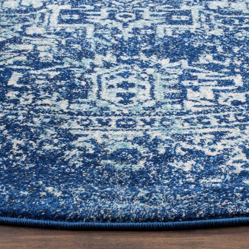 SAFAVIEH Evoke Pety Vintage Distressed Rug
