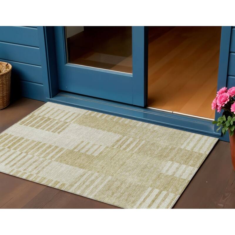 HomeRoots Striped Transitional Rectangle Outdoor Rug - 3' x 5'