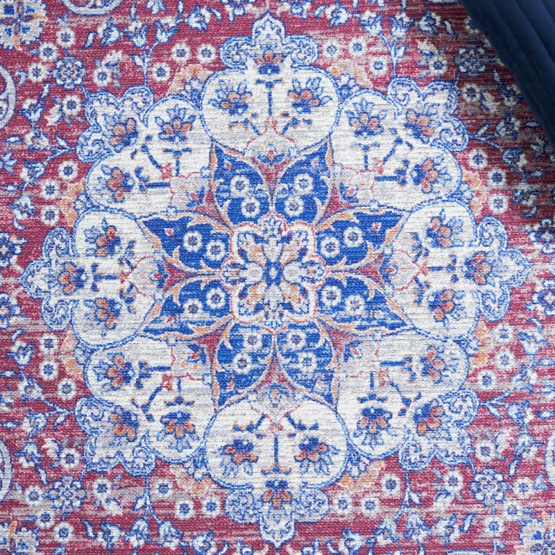 SAFAVIEH Serapi Machine Washable Tressie Medallion Distressed Rug