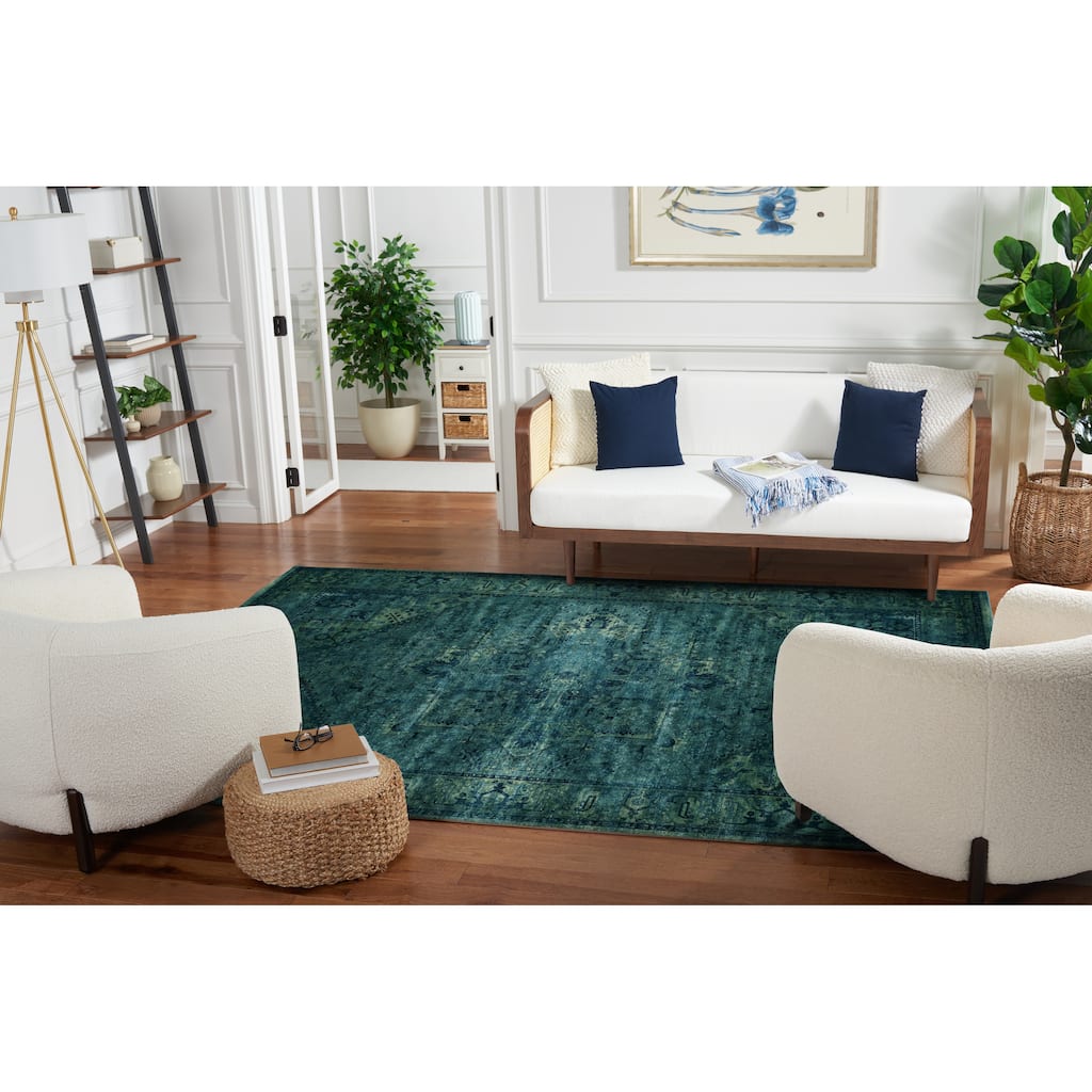 SAFAVIEH Vintage Lenna Oriental Distressed Viscose Rug