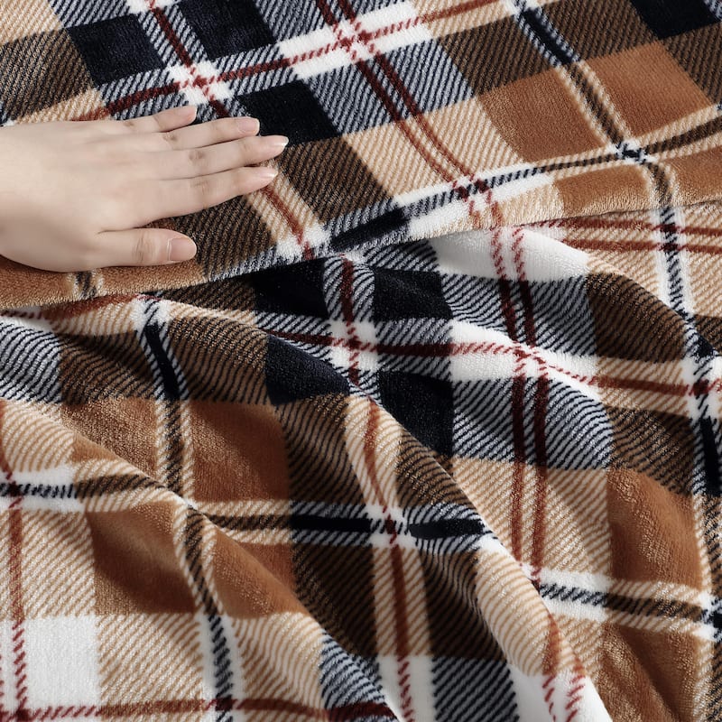 Eddie Bauer Trailhead Plaid Ultra Soft Plush Reversible Beige Blanket