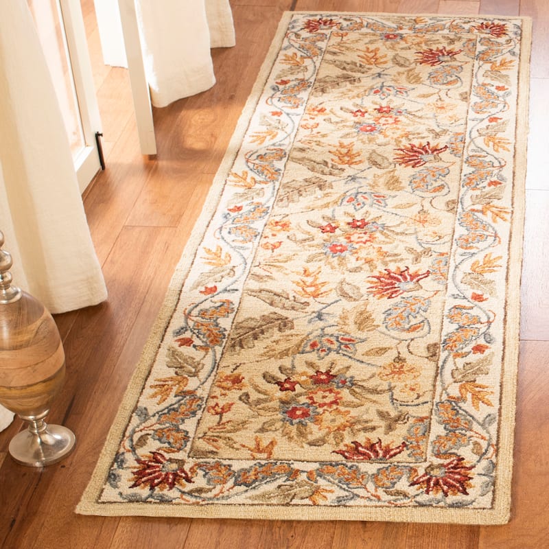 SAFAVIEH Handmade Chelsea Ashlyn French Country Floral Wool Rug - 2'6" x 8' Runner - Ivory