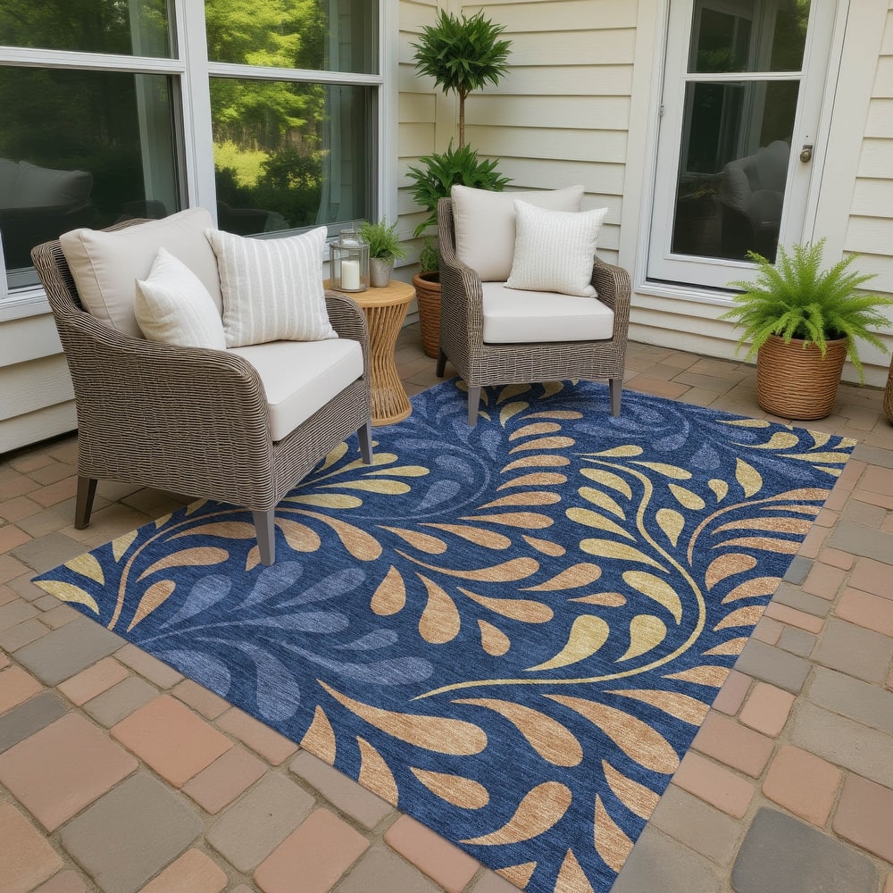 Machine Washable Indoor/ Outdoor Floral Arabesque Chantille Rug