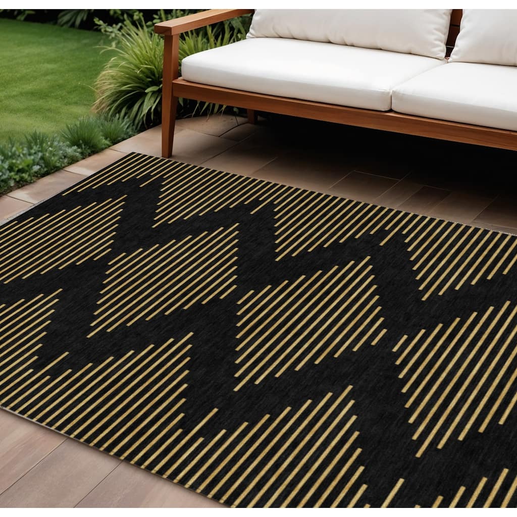 HomeRoots Geometric Transitional Rectangle Outdoor Rug