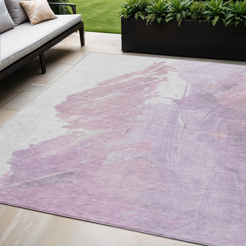 HomeRoots Abstract Transitional Rectangle Outdoor Rug - 5' X 8'