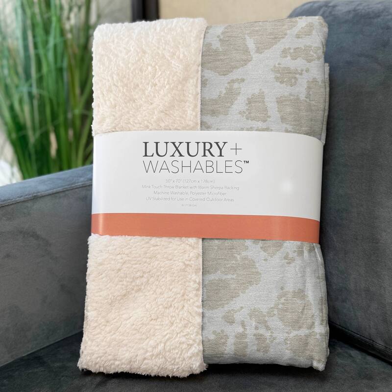 Premium Machine Washable Sherpa Casual Contemporary Throw Blanket
