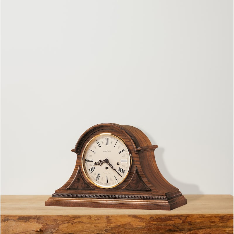 Howard Miller Worthington Classic, Traditional, Old World, Chiming Mantel Clock with Silence Option, Reloj del Estante - Brown