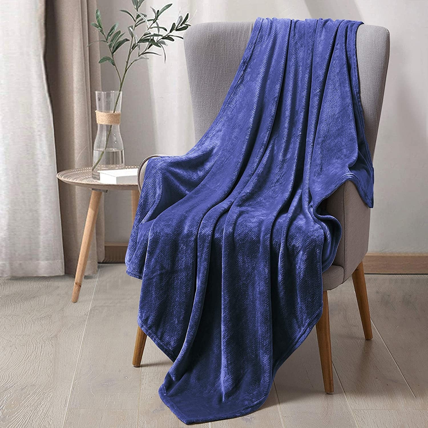 Fleece Blankets for Fall and Winter Throw White