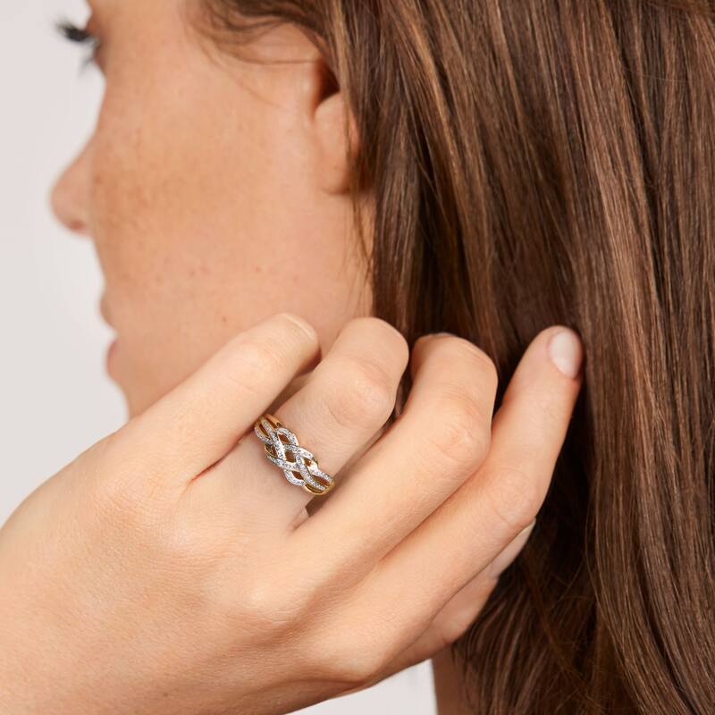 IGI Certified 1/5ct TDW Diamond Swirling Band in 10K Yellow Gold for Women