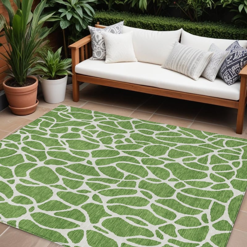 HomeRoots Geometric Transitional Rectangle Outdoor Rug - 9' X 12'