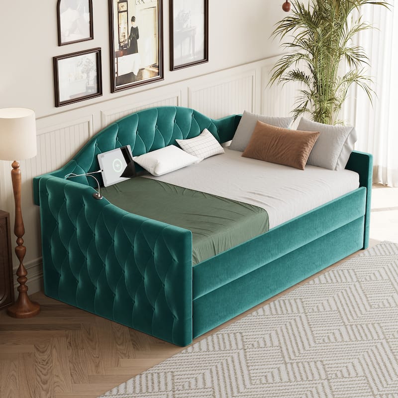 Tufted Upholstered Frame Daybed Velvet Sofa Bed with USB and Type-C Charging Ports, Twin Platform Low Profile Bed with Trundle - Green - Twin