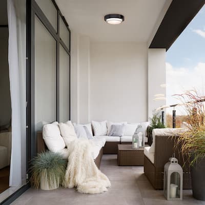 Kind 8in LED Round Indoor or Outdoor Flush Mount 3-CCT 2700K-3000K-3500K Set to 2700K