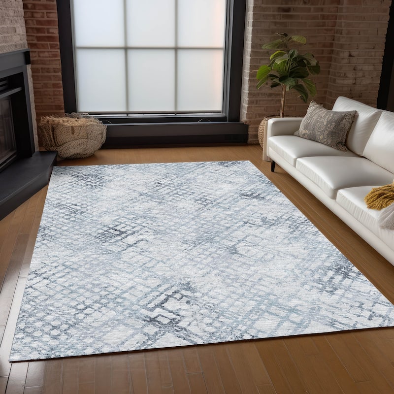 Machine Washable Indoor/ Outdoor Chantille Distressed Trellis Rug