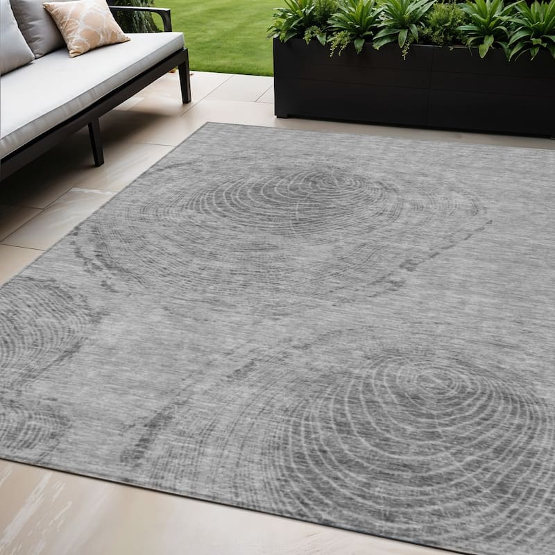 HomeRoots Abstract Transitional Rectangle Outdoor Rug - 5' X 8'