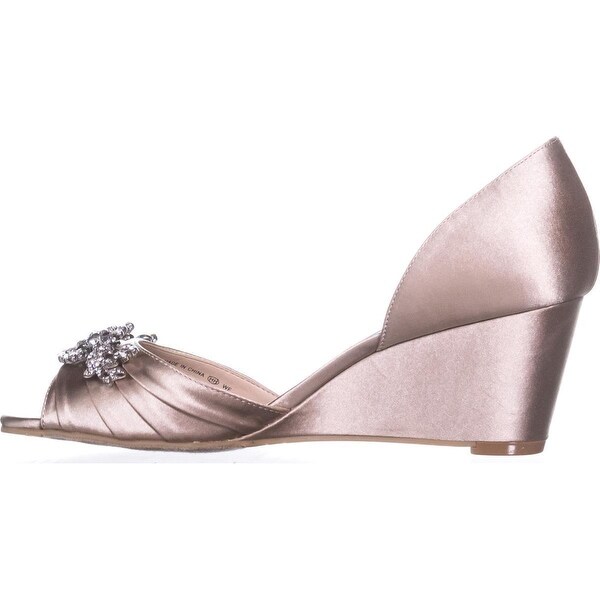 nina emiko wedge