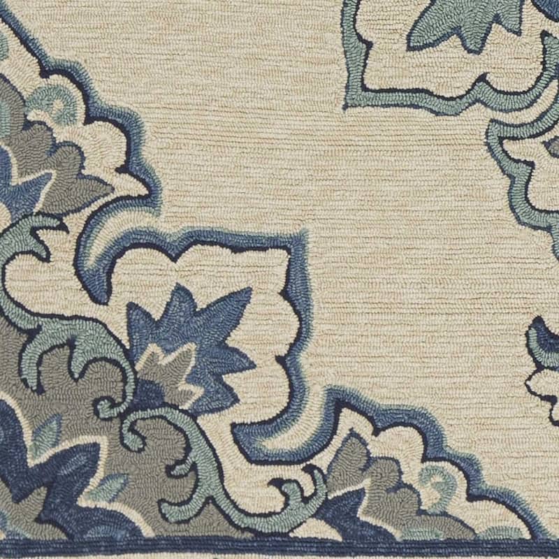 Talo Garden-Inspired Weather Resistant Refined Traditional Hand-Woven Outdoor Rug - 3' x 5'