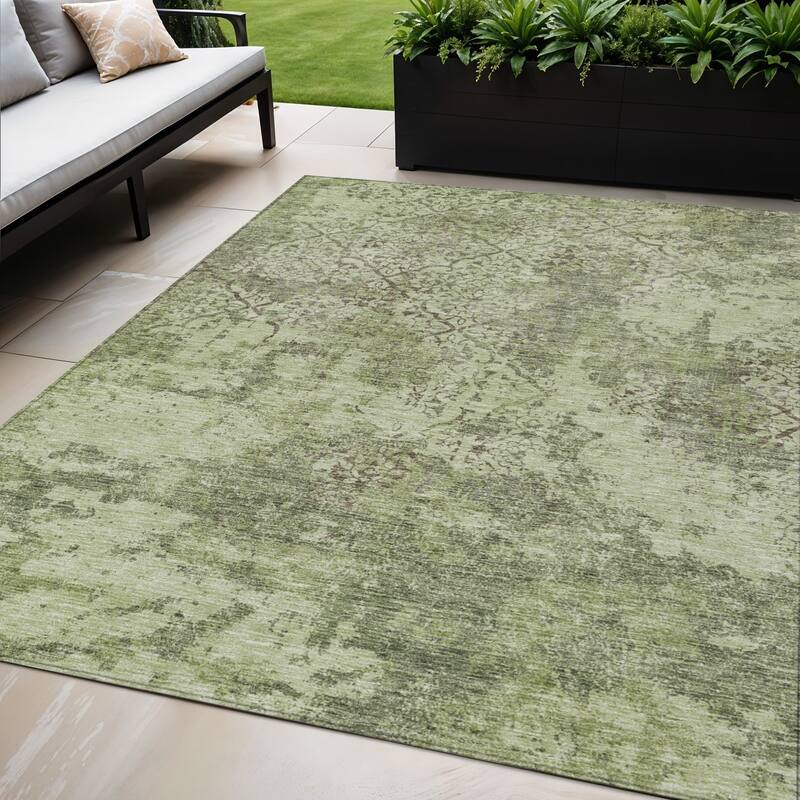 HomeRoots Floral Transitional Rectangle Outdoor Rug - 5' X 8'