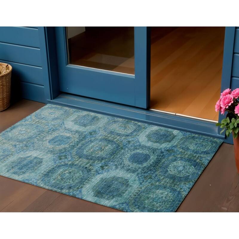 HomeRoots Medallion Transitional Rectangle Outdoor Rug - 3' x 5'