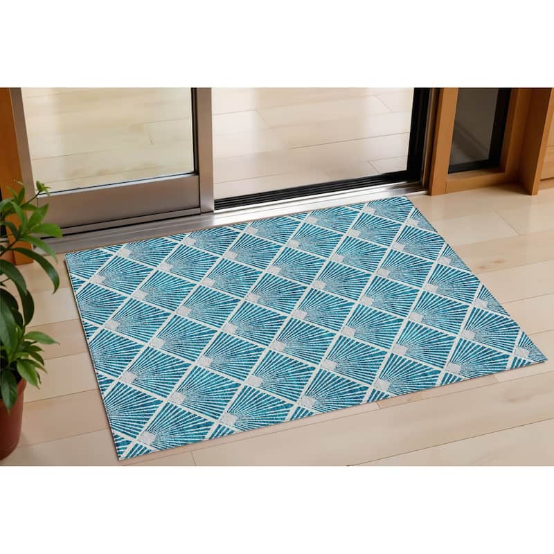 HomeRoots Geometric Transitional Rectangle Outdoor Rug - 3' x 5'
