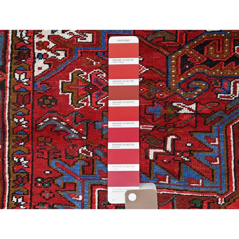 Shahbanu Rugs Upsdell Red Hand Knotted Abrash Semi Antique Persian