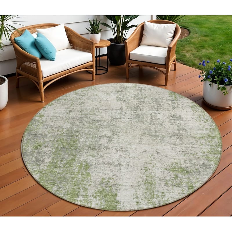HomeRoots Abstract Transitional Rectangle Outdoor Rug - 8' Round