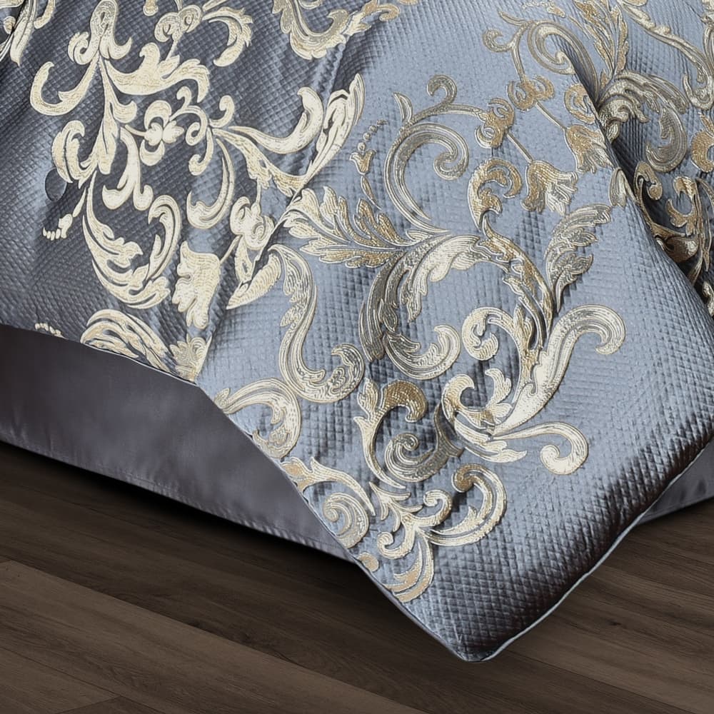 J. Queen New York Dicaprio Comforter Set