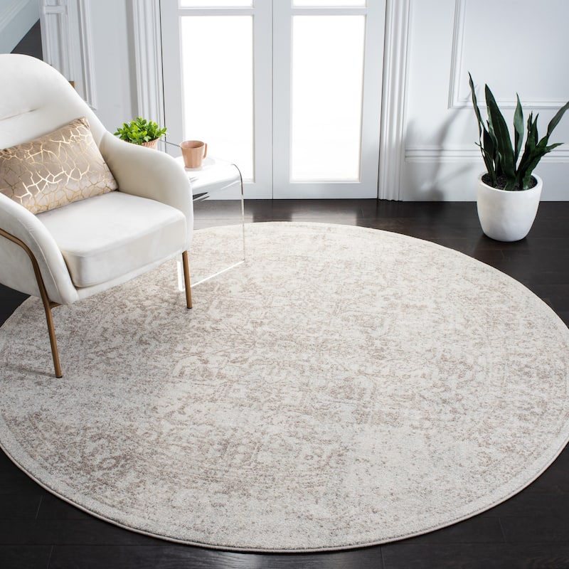 SAFAVIEH Evoke Quinn Vintage Distressed Rug - 6'7" x 6'7" Round - Ivory/Taupe