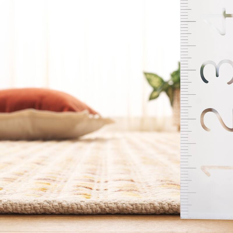 SAFAVIEH Handmade Natura Elisaveta Wool Rug
