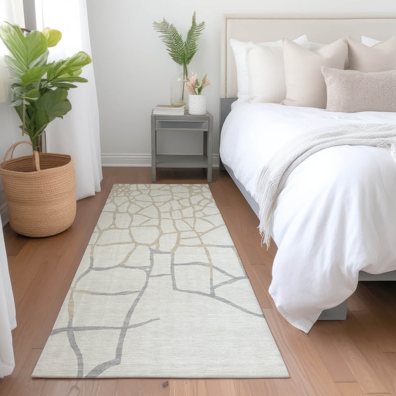 Machine Washable Indoor/ Outdoor Abstract Webby Chantille Rug - Ivory - 2'3" x 7'6"