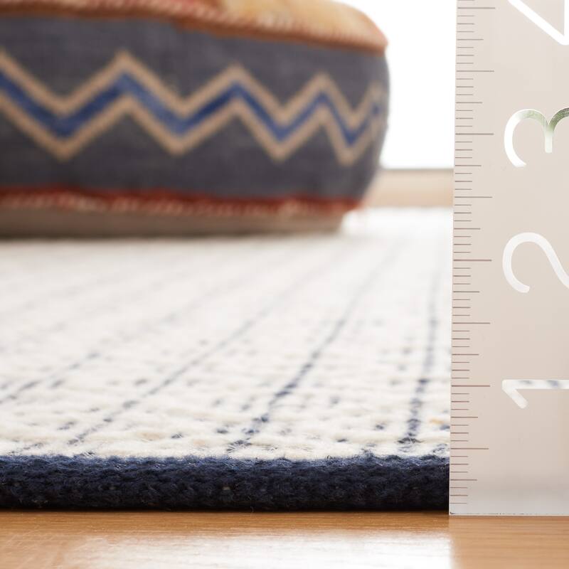 SAFAVIEH Vermont Antoinette Transitional Wool Rug