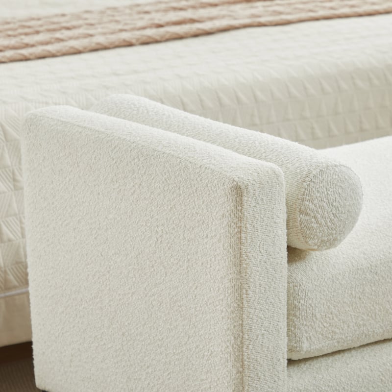 Bedroom Bench with Pillows and Solid Wood Legs for Living Rooms and Entryway