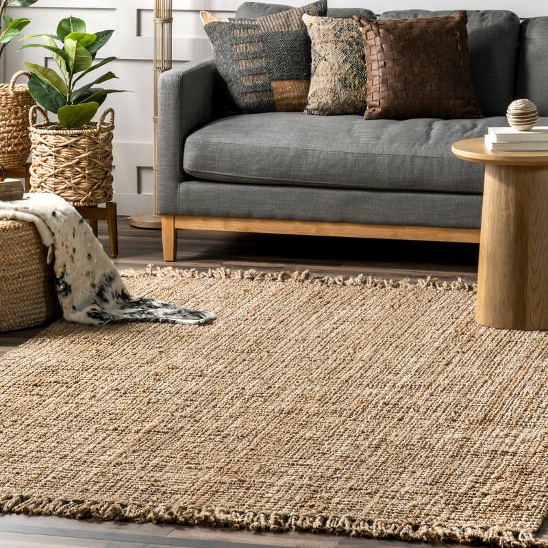 Nuloom Delilah Solid Chunky Jute Tassel Area Rug