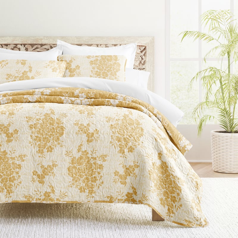 Becky Cameron All Season 3 Piece Distressed Bouquet Reversible Quilt Set