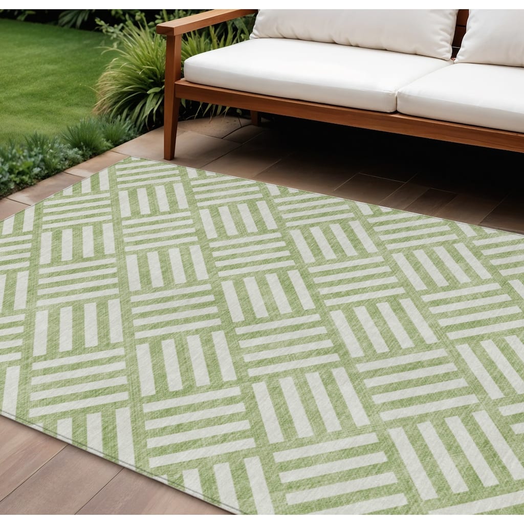 HomeRoots Geometric Transitional Rectangle Outdoor Rug